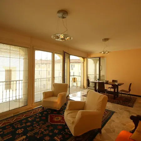 Апартаменты Loggia Degli Innocenti Leonardo - 2-room-flat *